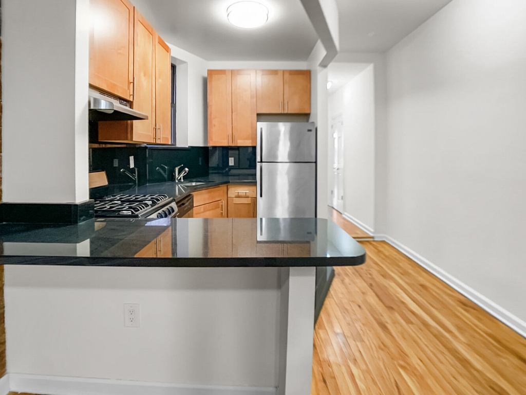 147 E 81st Street - Photo 3