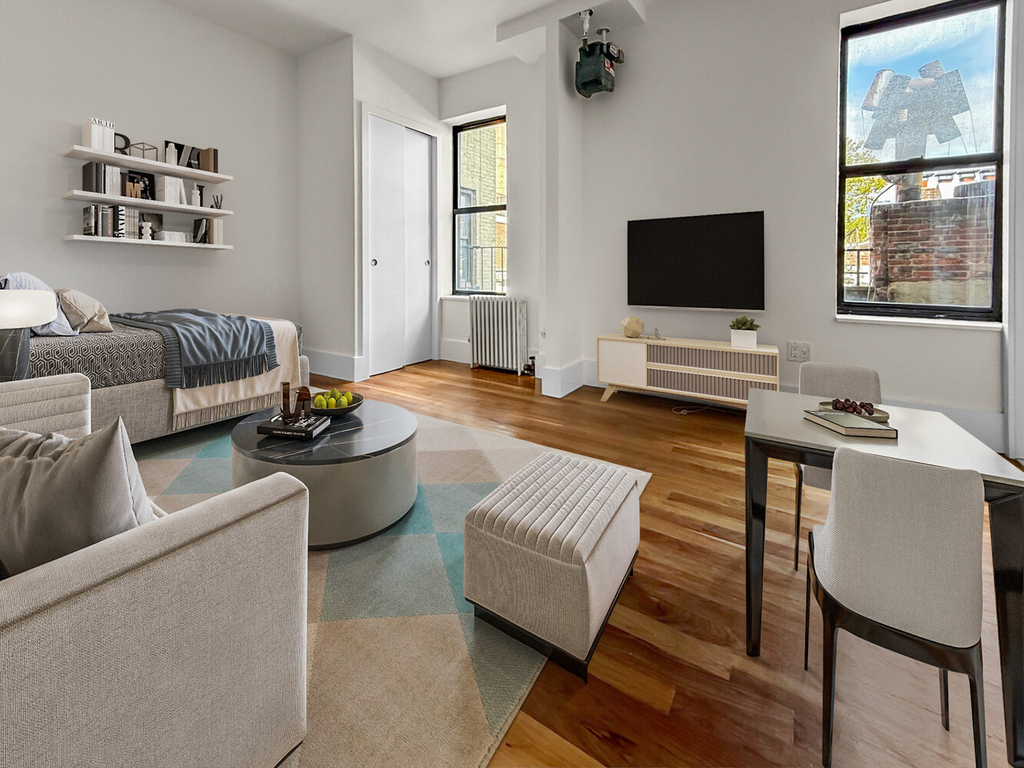 455 Hudson Street - Photo 2