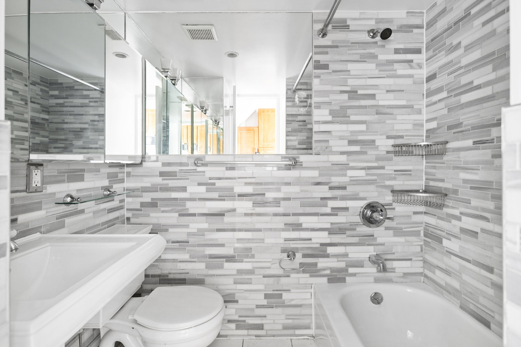 459 W 50th Street - Photo 5