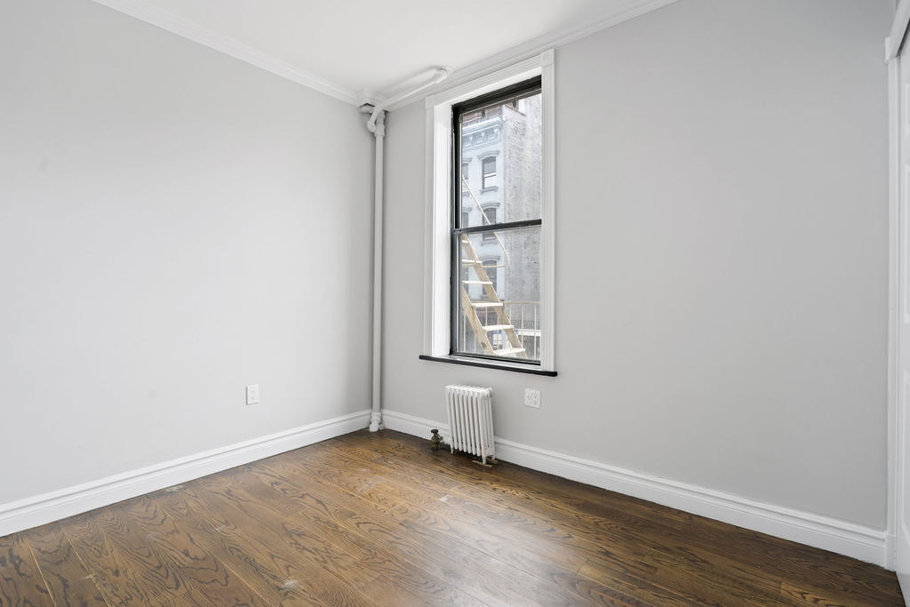 459 W 50th Street - Photo 4