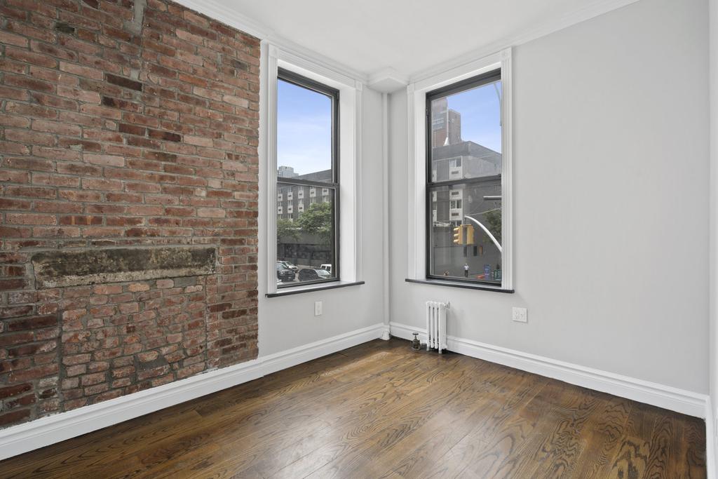 459 W 50th Street - Photo 3