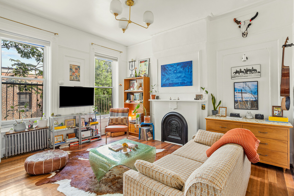 197 Bainbridge Street - Photo 3