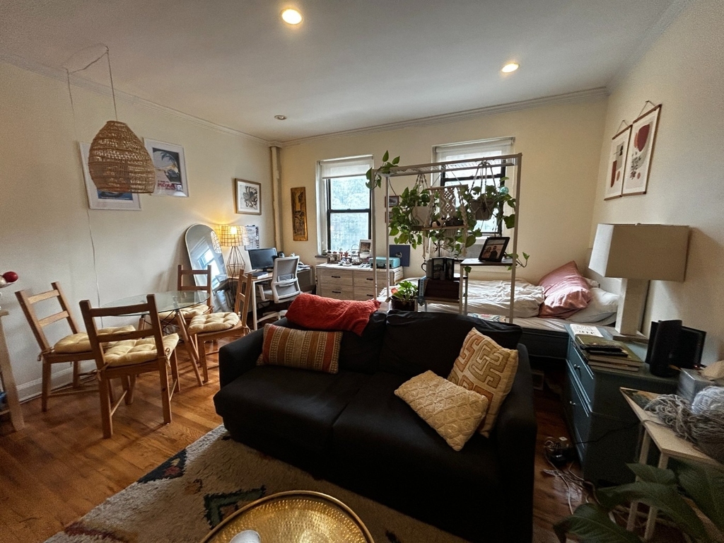 364 W 19th Street - Photo 4