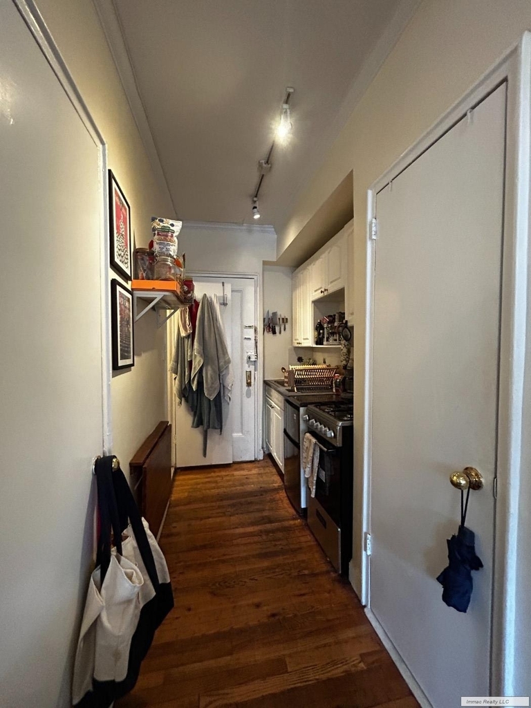 364 W 19th Street - Photo 6
