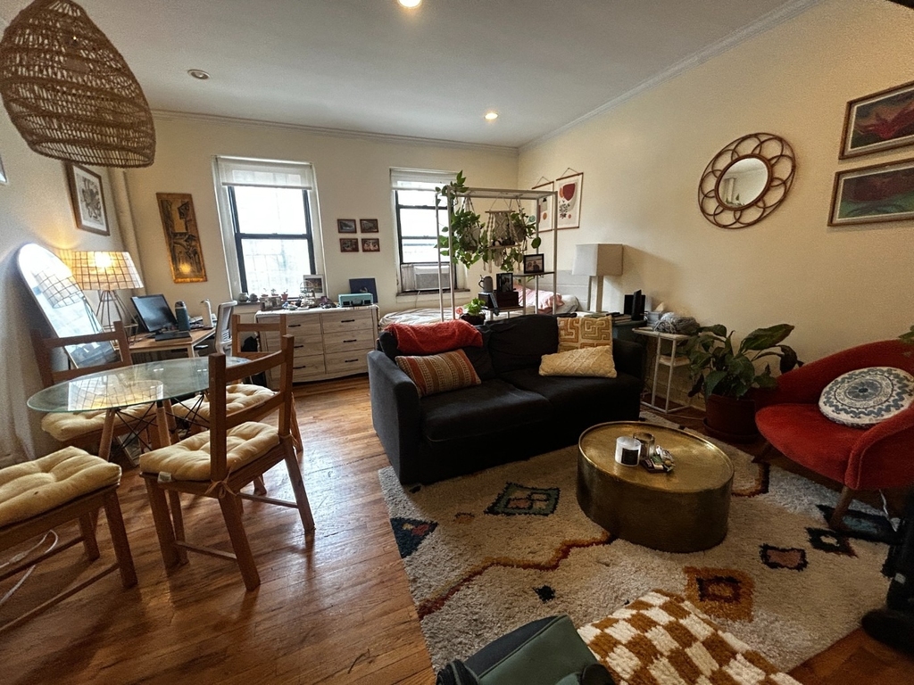 364 W 19th Street - Photo 0