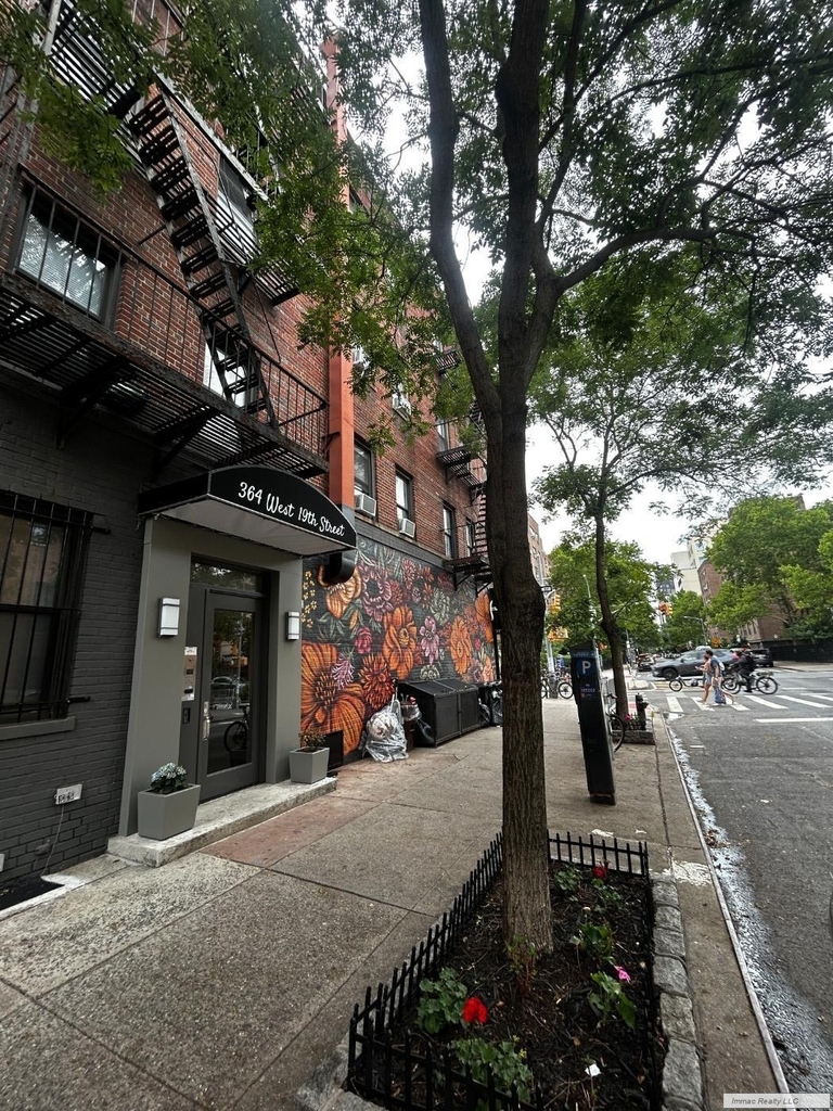 364 W 19th Street - Photo 10