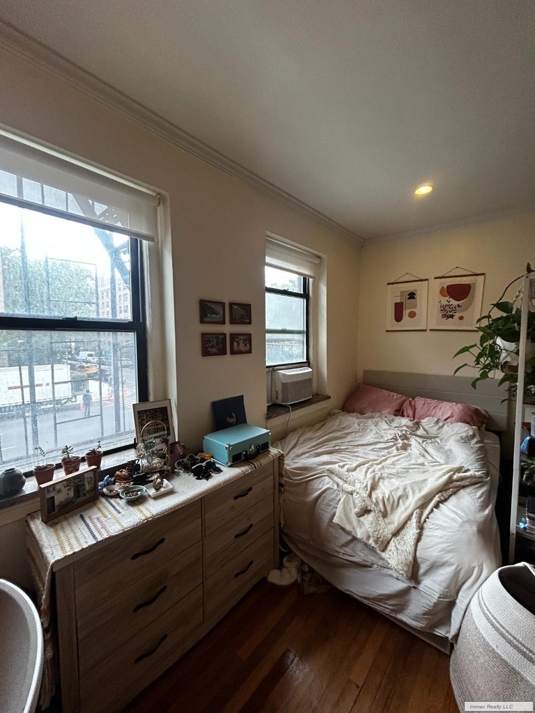 364 W 19th Street - Photo 3
