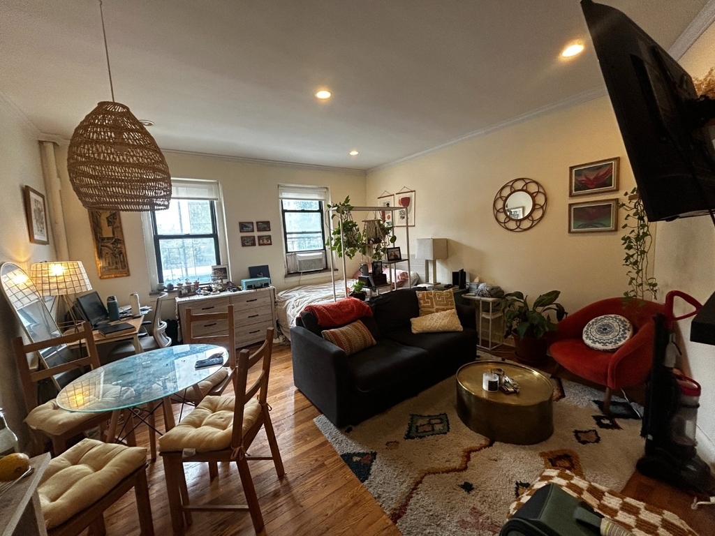 364 W 19th Street - Photo 1