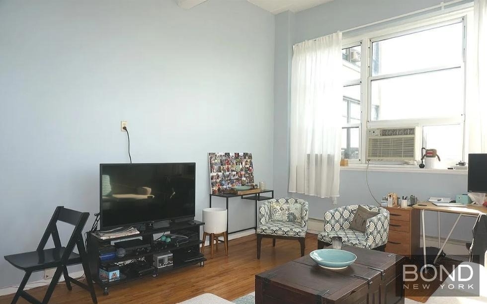 505 Court Street - Photo 0