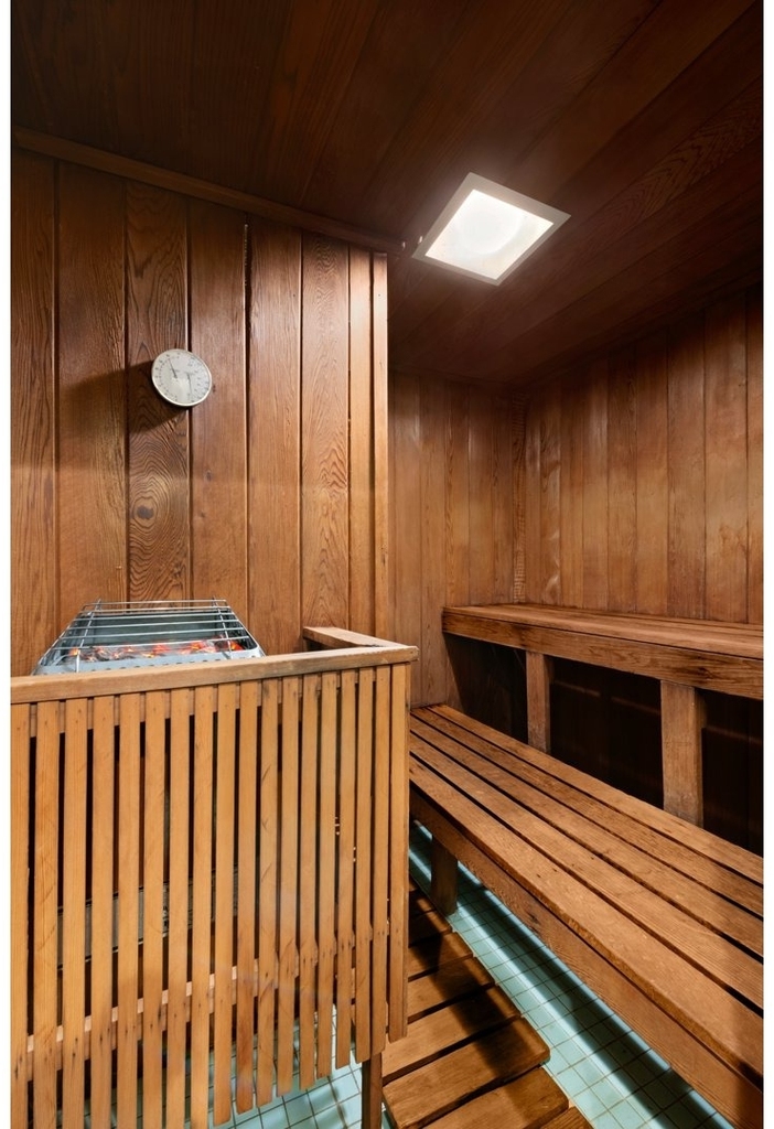 250 E 40th Street - Photo 10