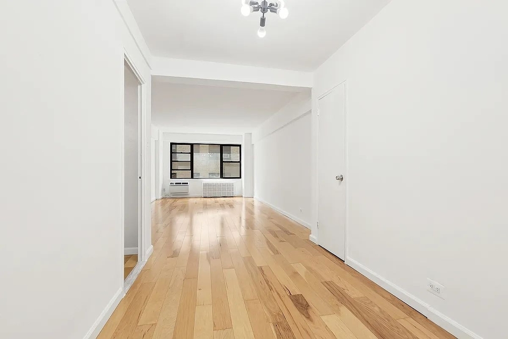 210 E 36th Street - Photo 2