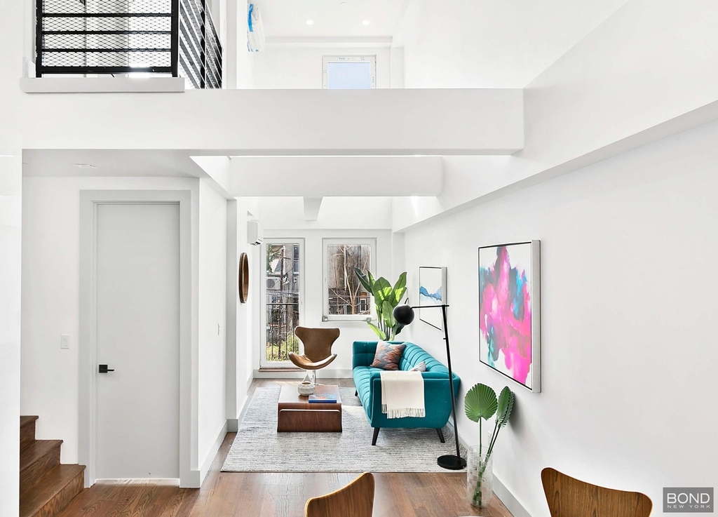 896 New York Avenue - Photo 1