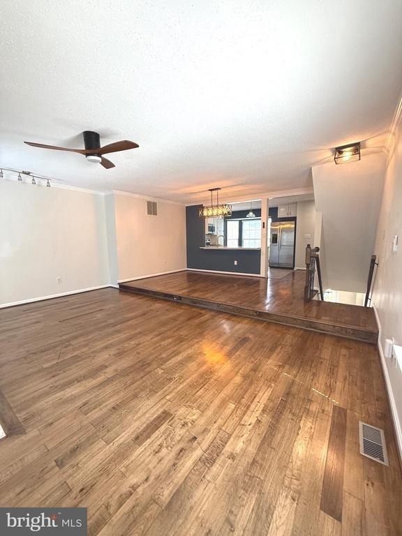110 Lakeview Court - Photo 8