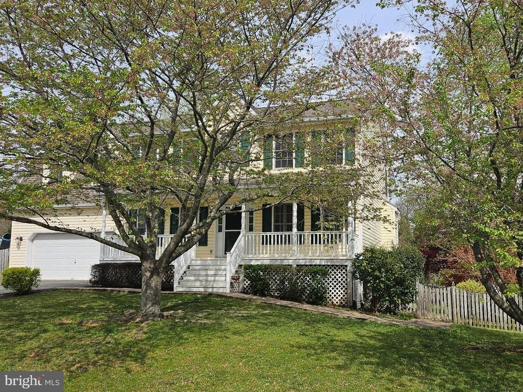 10 Lockwood Drive - Photo 1