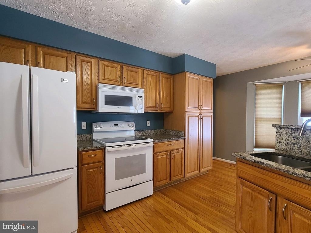 10 Lockwood Drive - Photo 14