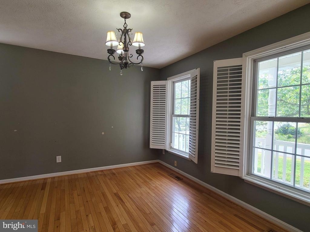 10 Lockwood Drive - Photo 3