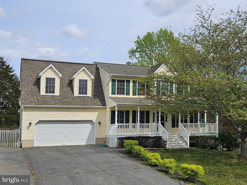 10 Lockwood Drive - Photo 0