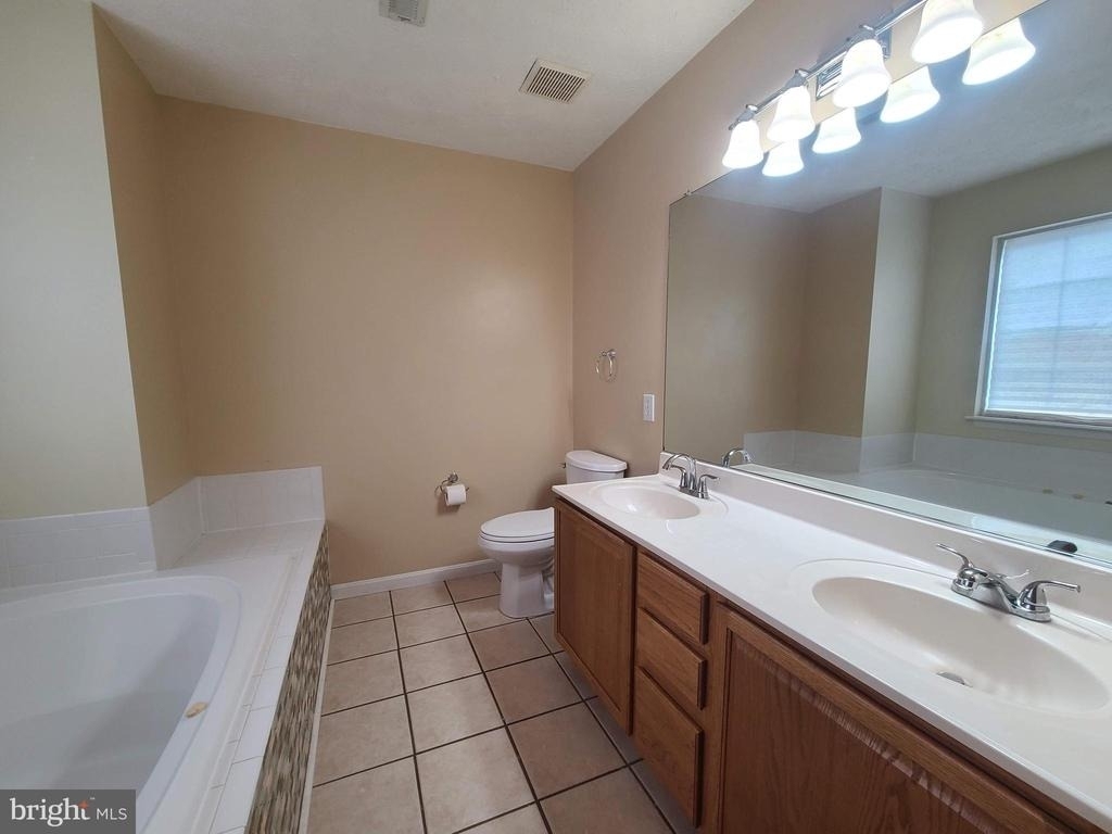 10 Lockwood Drive - Photo 21