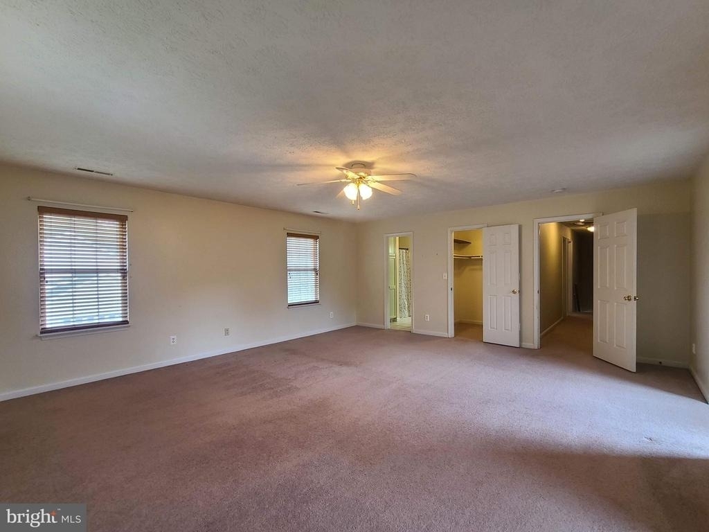 10 Lockwood Drive - Photo 18