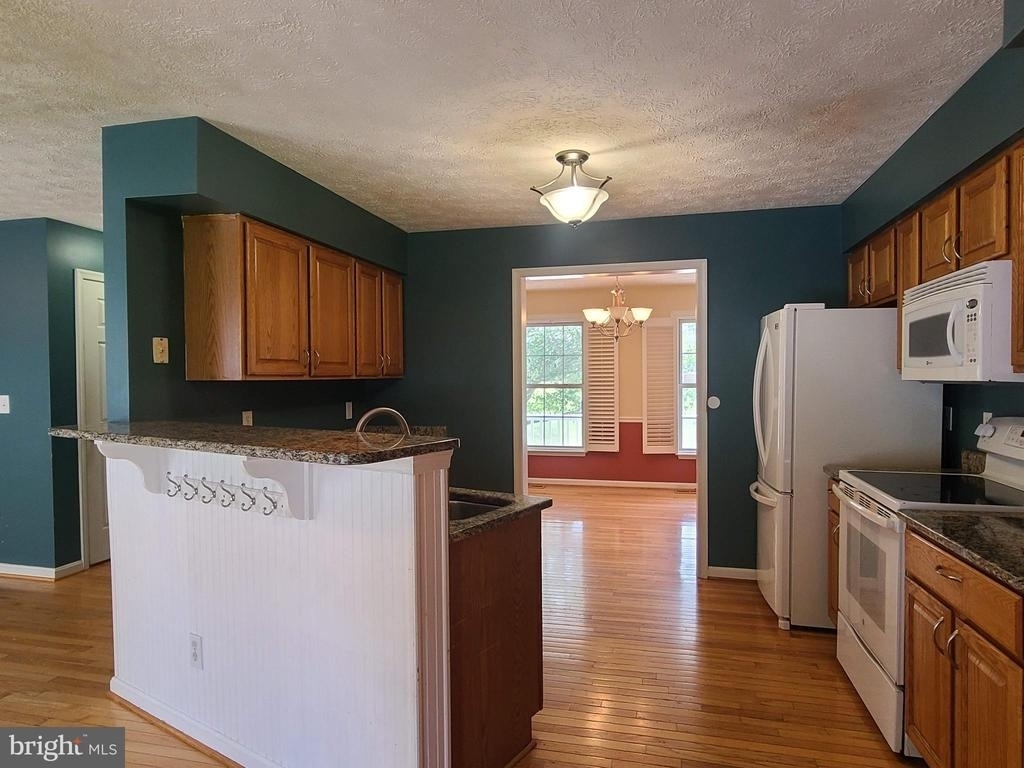 10 Lockwood Drive - Photo 13