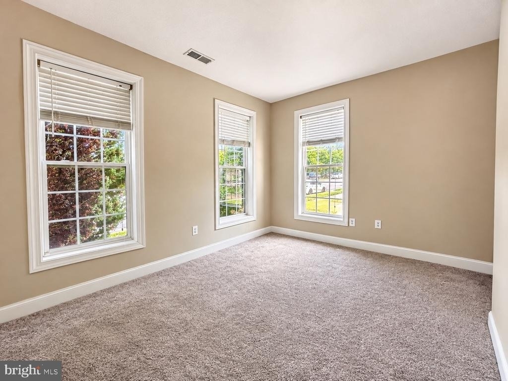 2261 Potomac Club Parkway - Photo 2