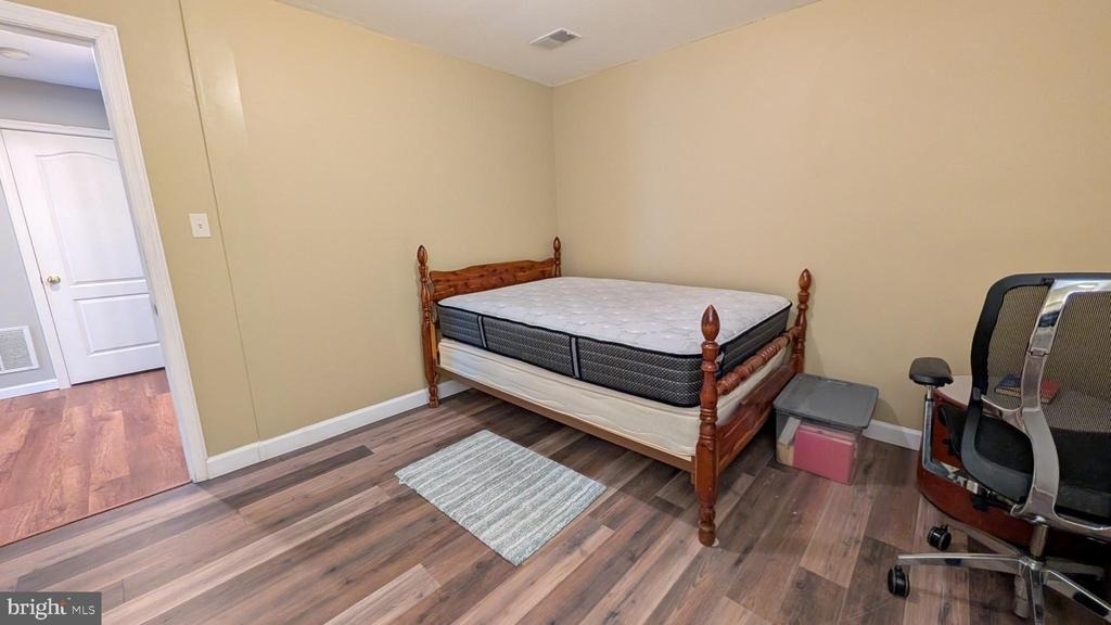 6721 Sycamore Park Drive - Photo 11