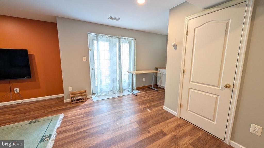 6721 Sycamore Park Drive - Photo 8