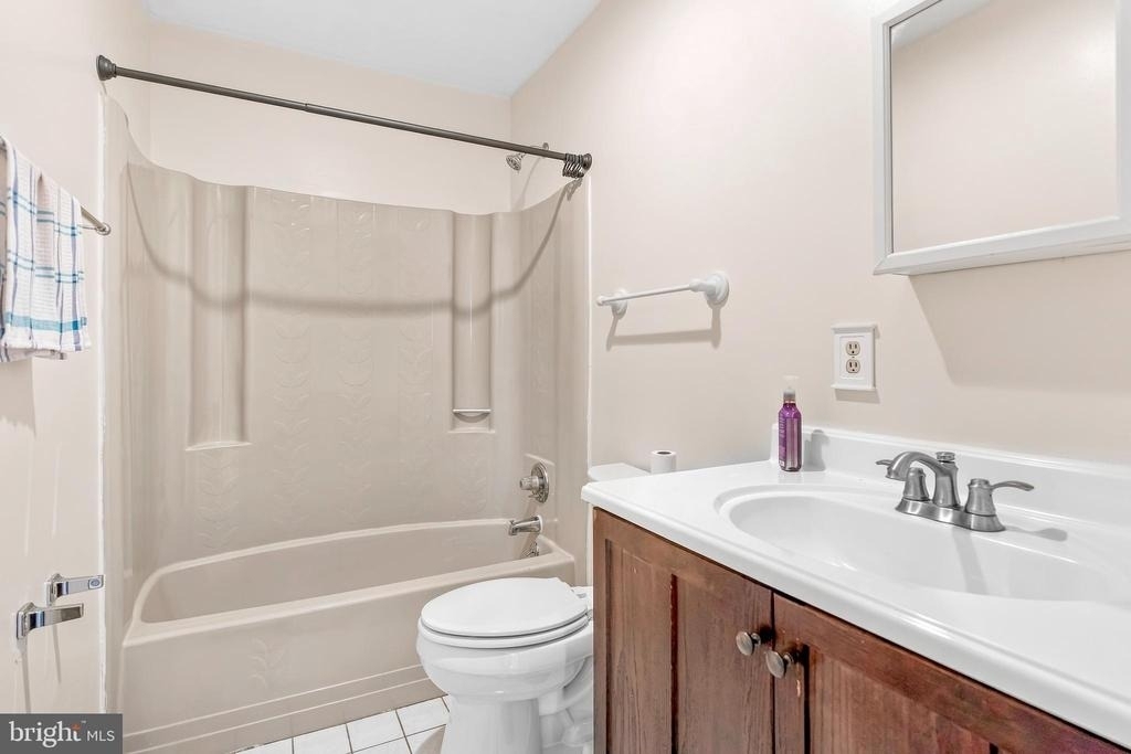 10117 Burwell Road - Photo 9