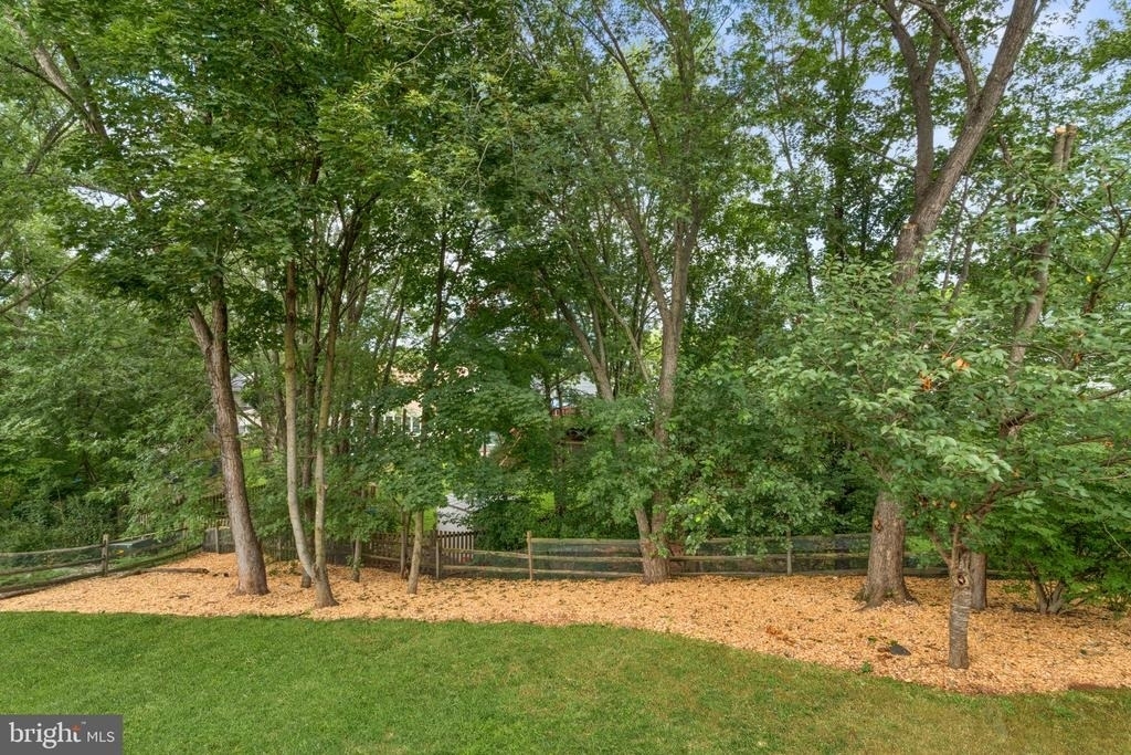 10163 Yorktown Way - Photo 10