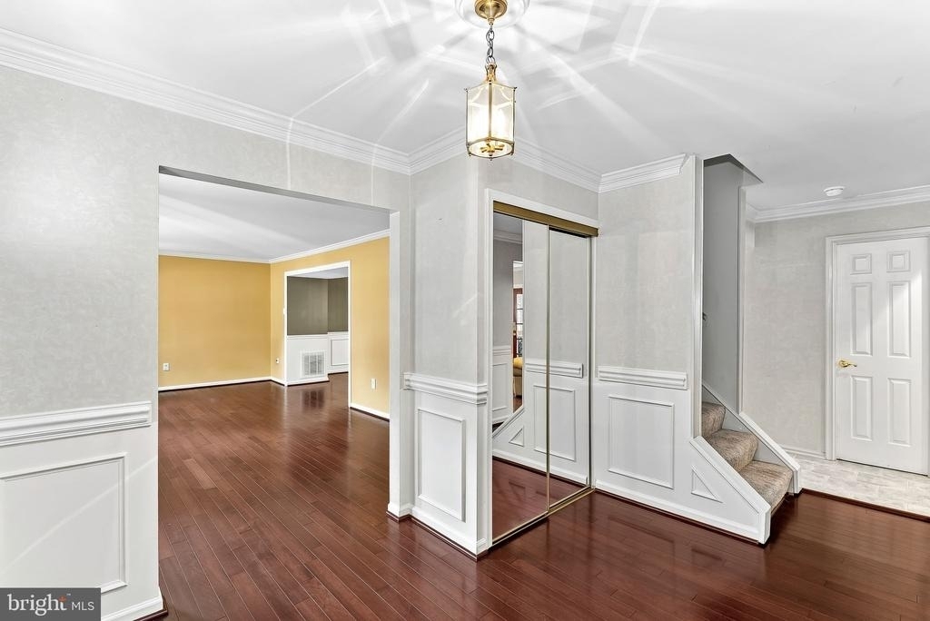 10163 Yorktown Way - Photo 17