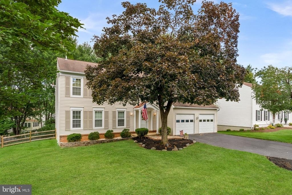 10163 Yorktown Way - Photo 2