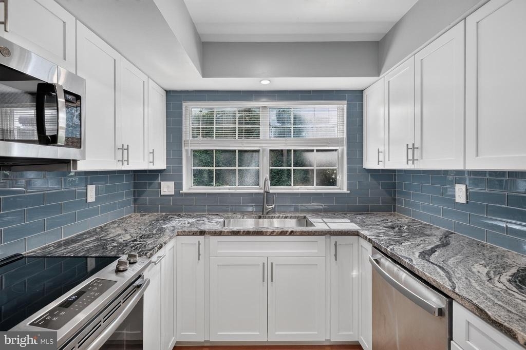 7742 New Providence Drive - Photo 4