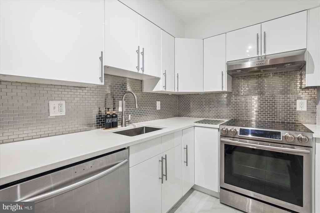7621 Tremayne Place - Photo 9