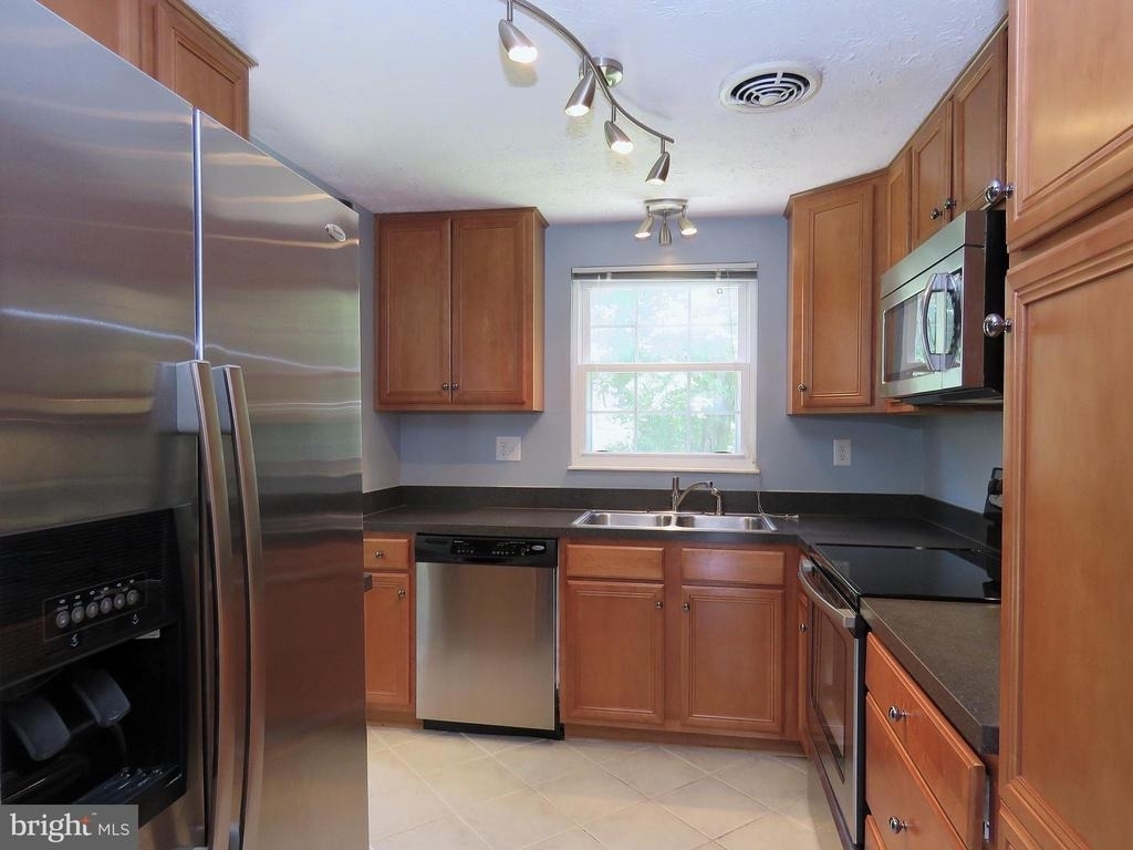 7125 Vantage Drive - Photo 2