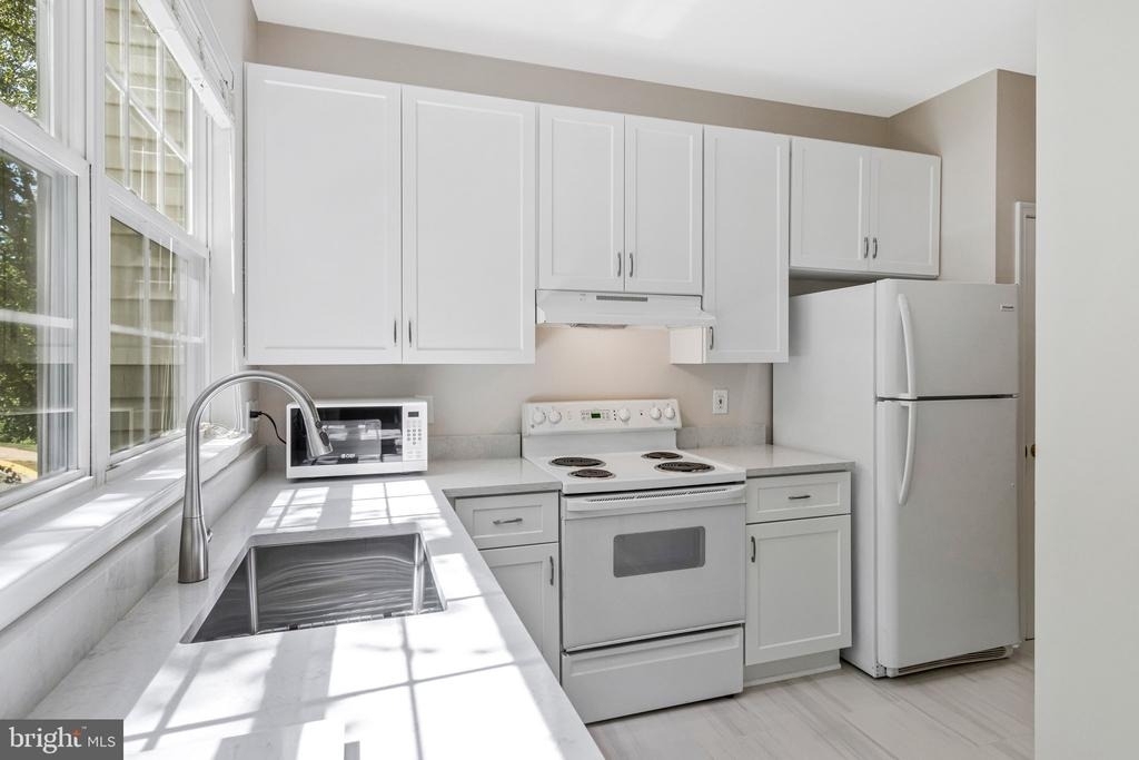6490 Tayack Place - Photo 14