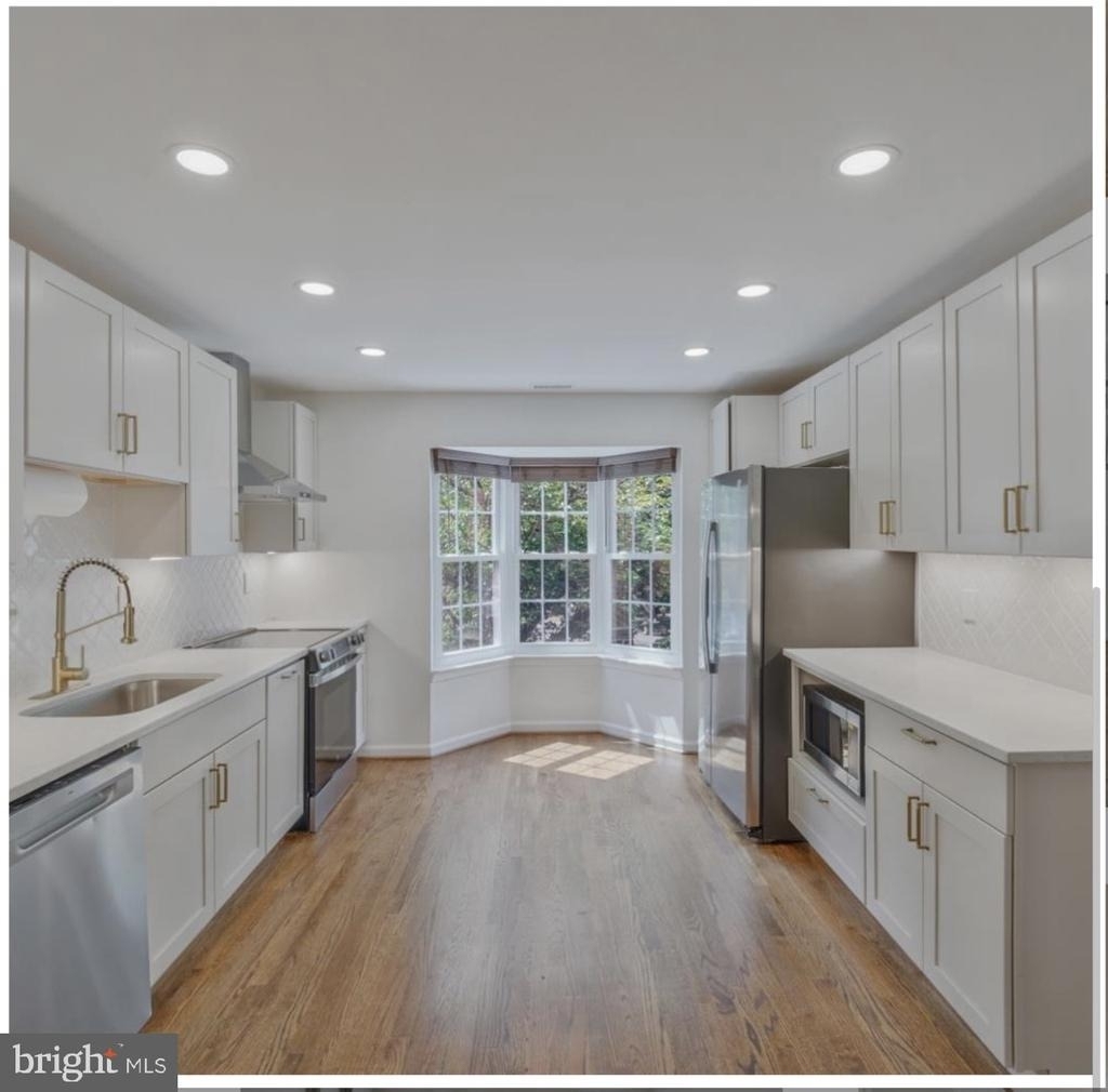 8501 Enochs Drive - Photo 1