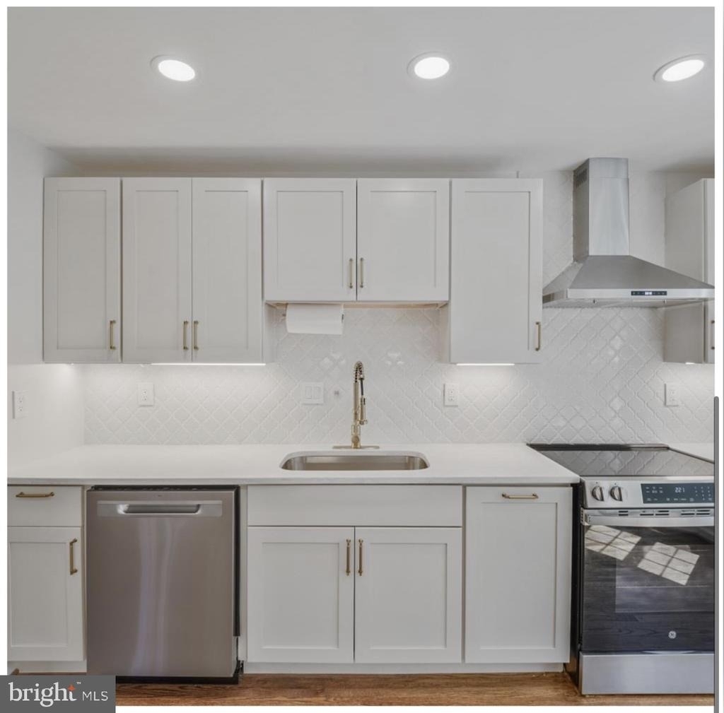 8501 Enochs Drive - Photo 3