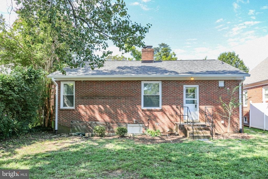 1213 Stafford Avenue - Photo 27
