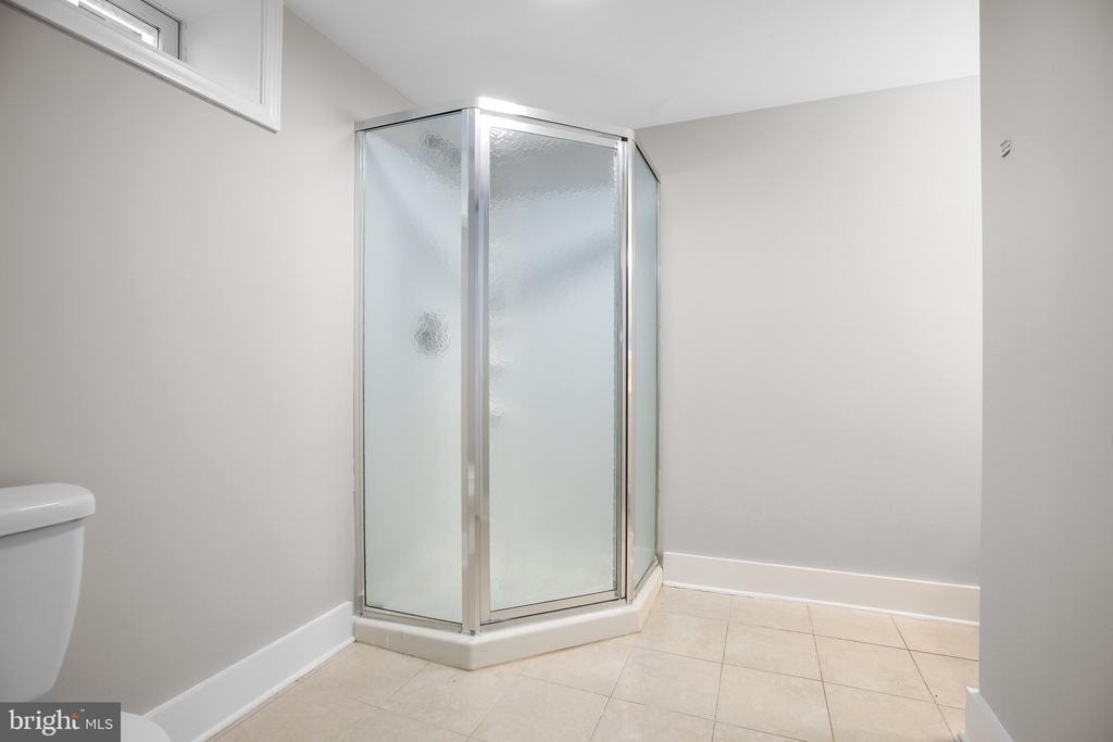 1213 Stafford Avenue - Photo 14