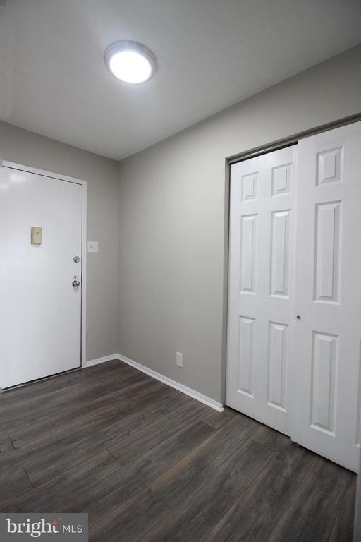 307 Yoakum Parkway - Photo 6