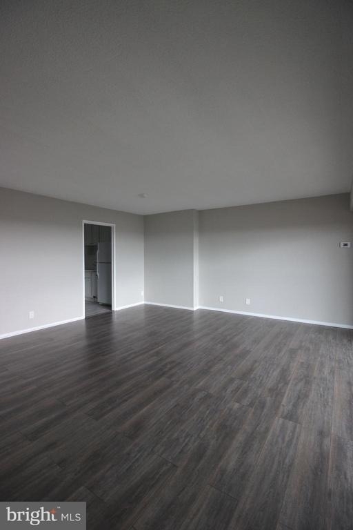 307 Yoakum Parkway - Photo 10