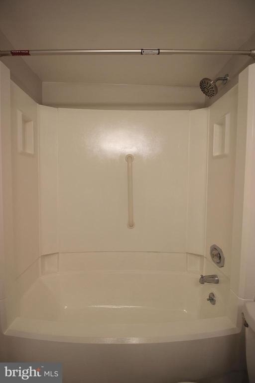307 Yoakum Parkway - Photo 15