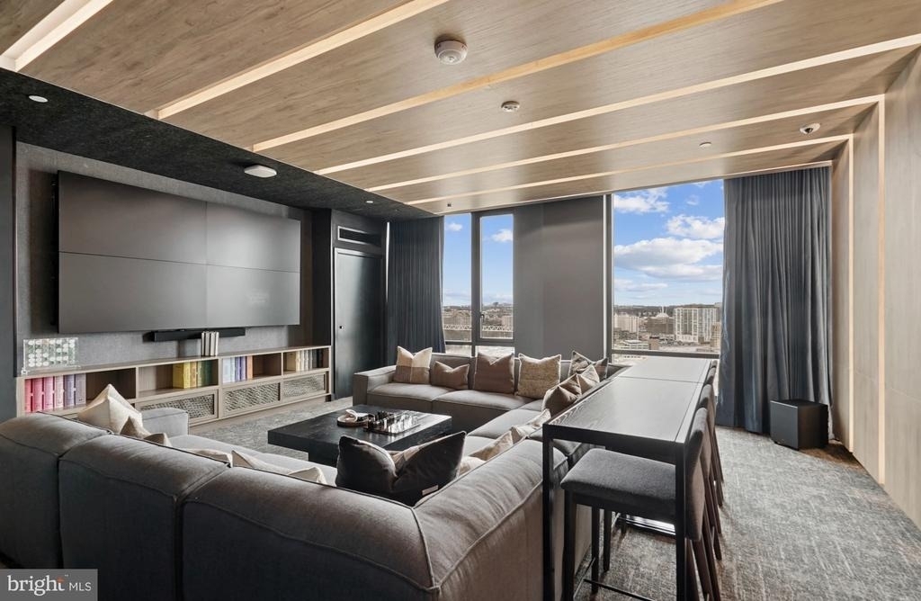 2050 S Bell Street - Photo 3