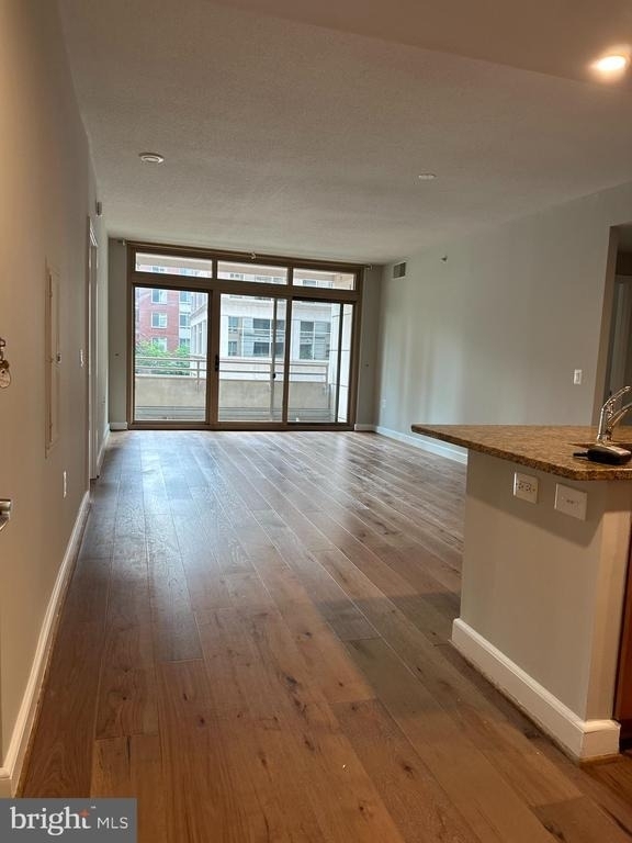 888 N Quincy Street - Photo 3