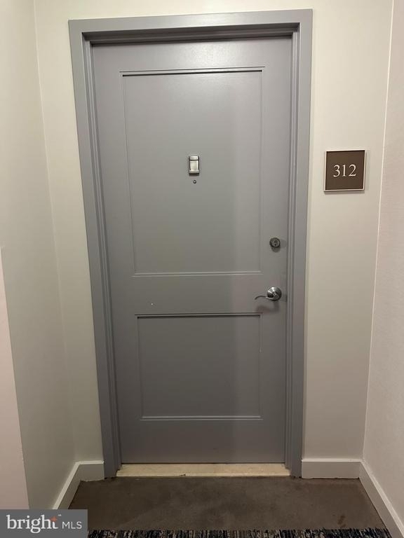 888 N Quincy Street - Photo 2