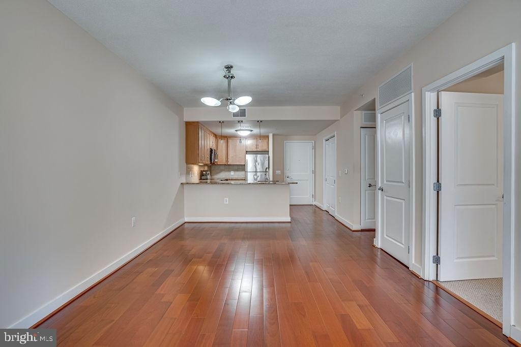 888 N Quincy Street - Photo 9