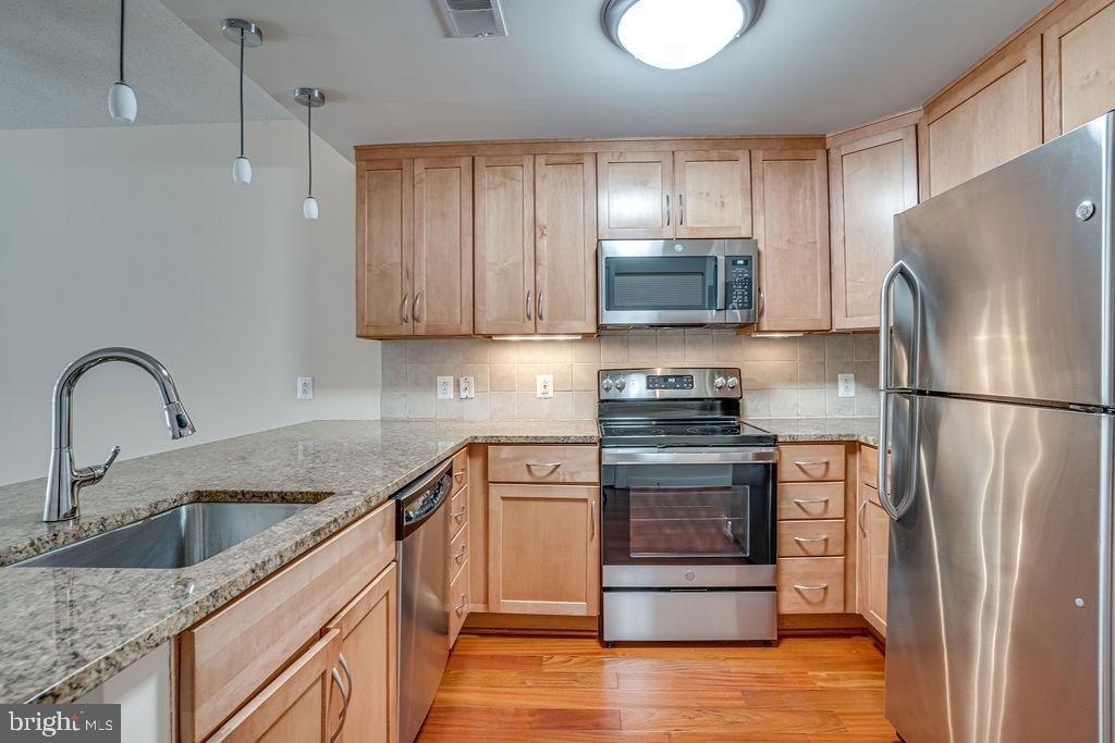 888 N Quincy Street - Photo 5
