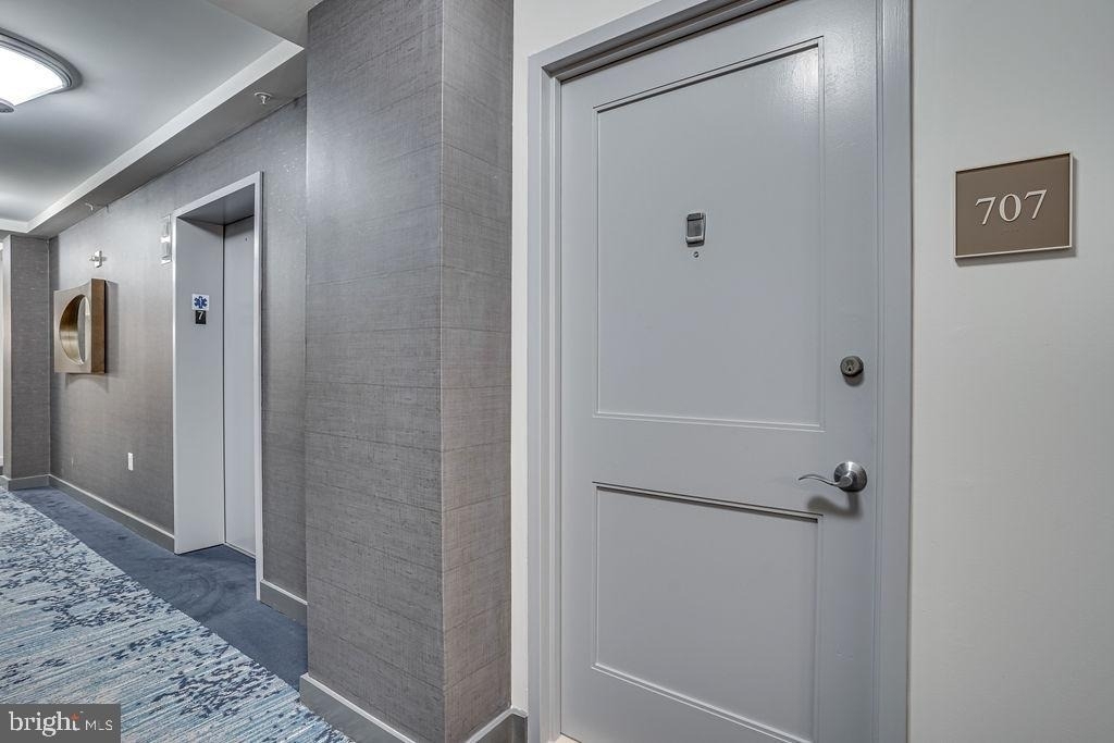 888 N Quincy Street - Photo 2