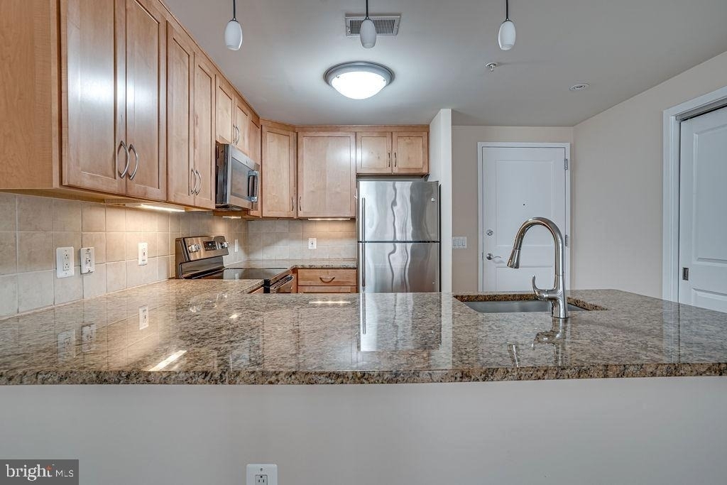 888 N Quincy Street - Photo 7