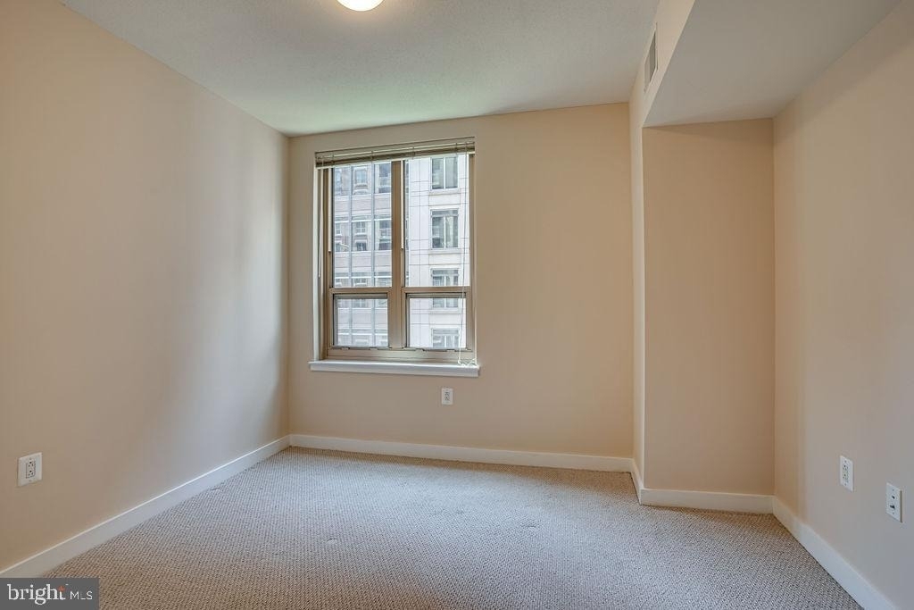 888 N Quincy Street - Photo 11